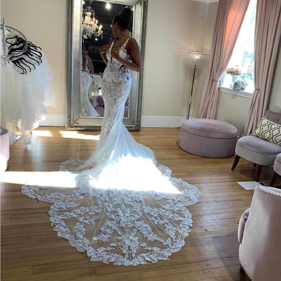 elysee by enzoani Dresses & Skirts - Brand new gorgeous wedding dress!